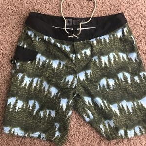 Mens Hippy Tree Board Shorts Size 34